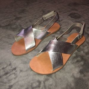 Metallic sandals size women 6